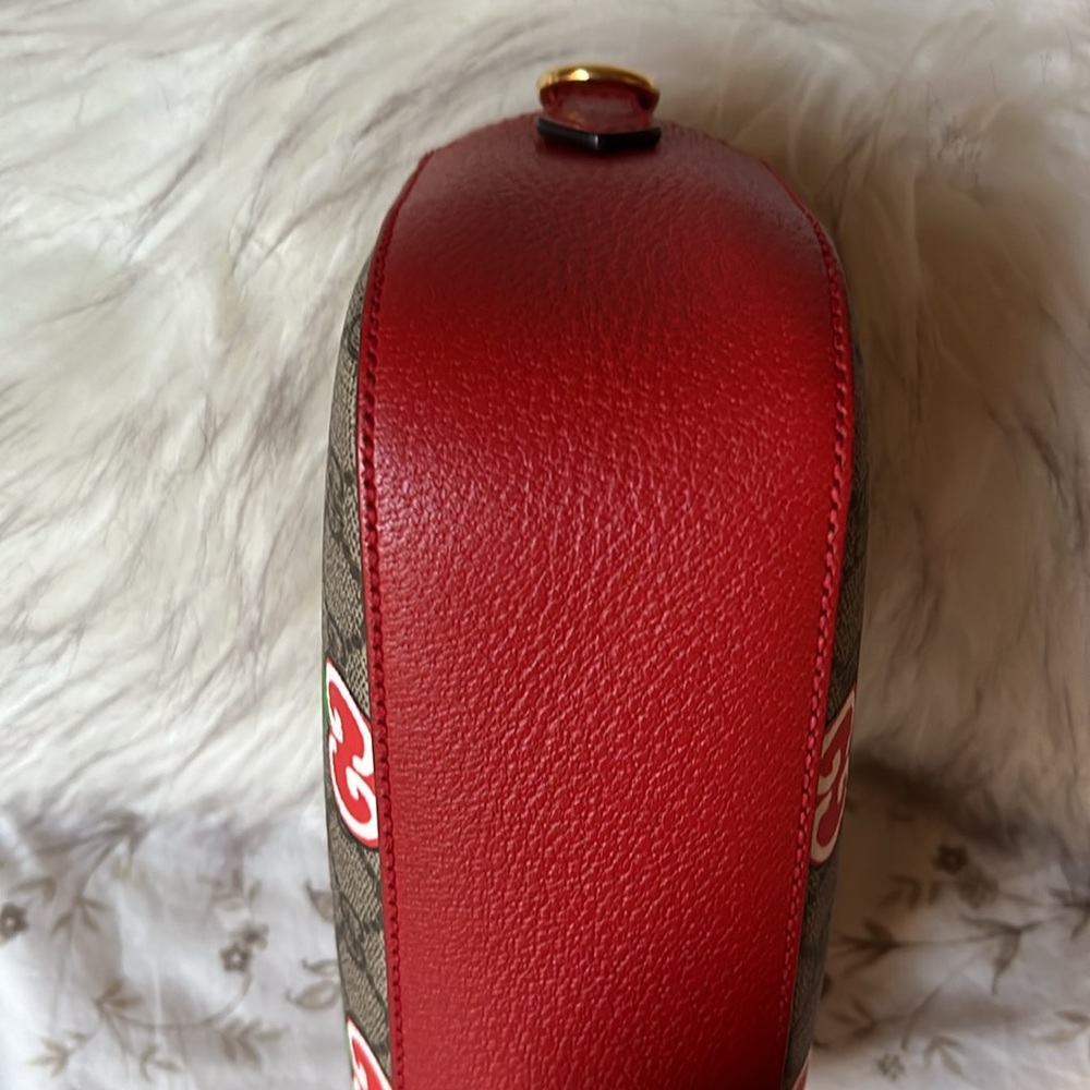 SOLD GUCCI Supreme, Crossbody, like new retails $2500 - Picture 6 of 9